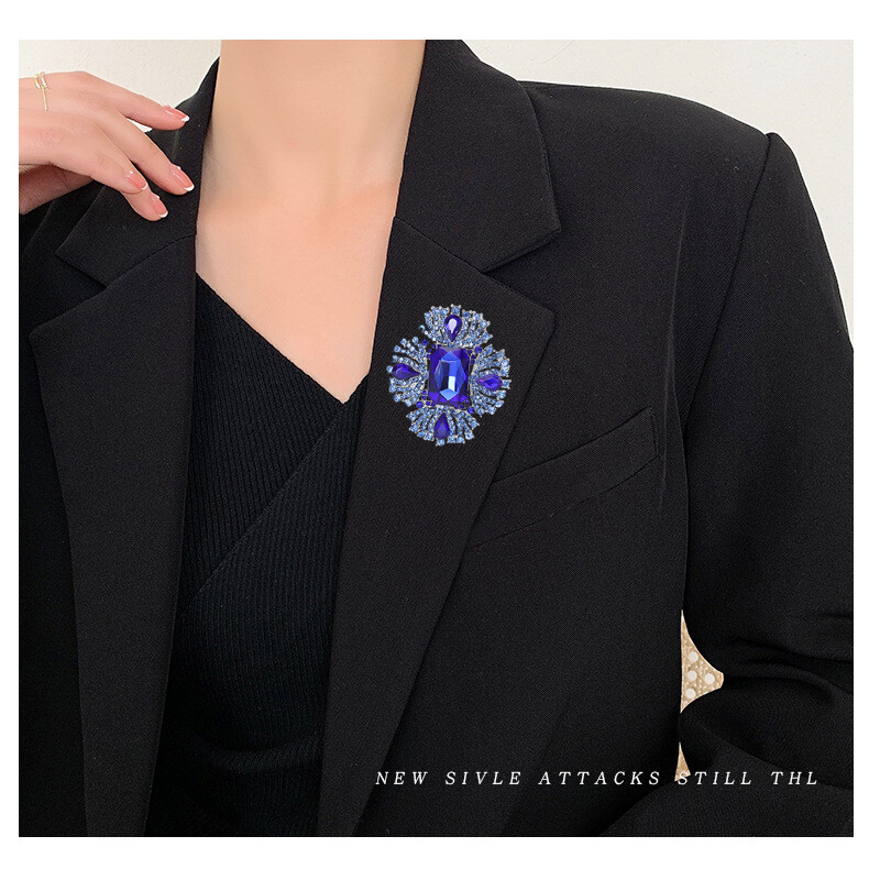 luxury crystal glass brooches Europe and American fashion pins jewelry