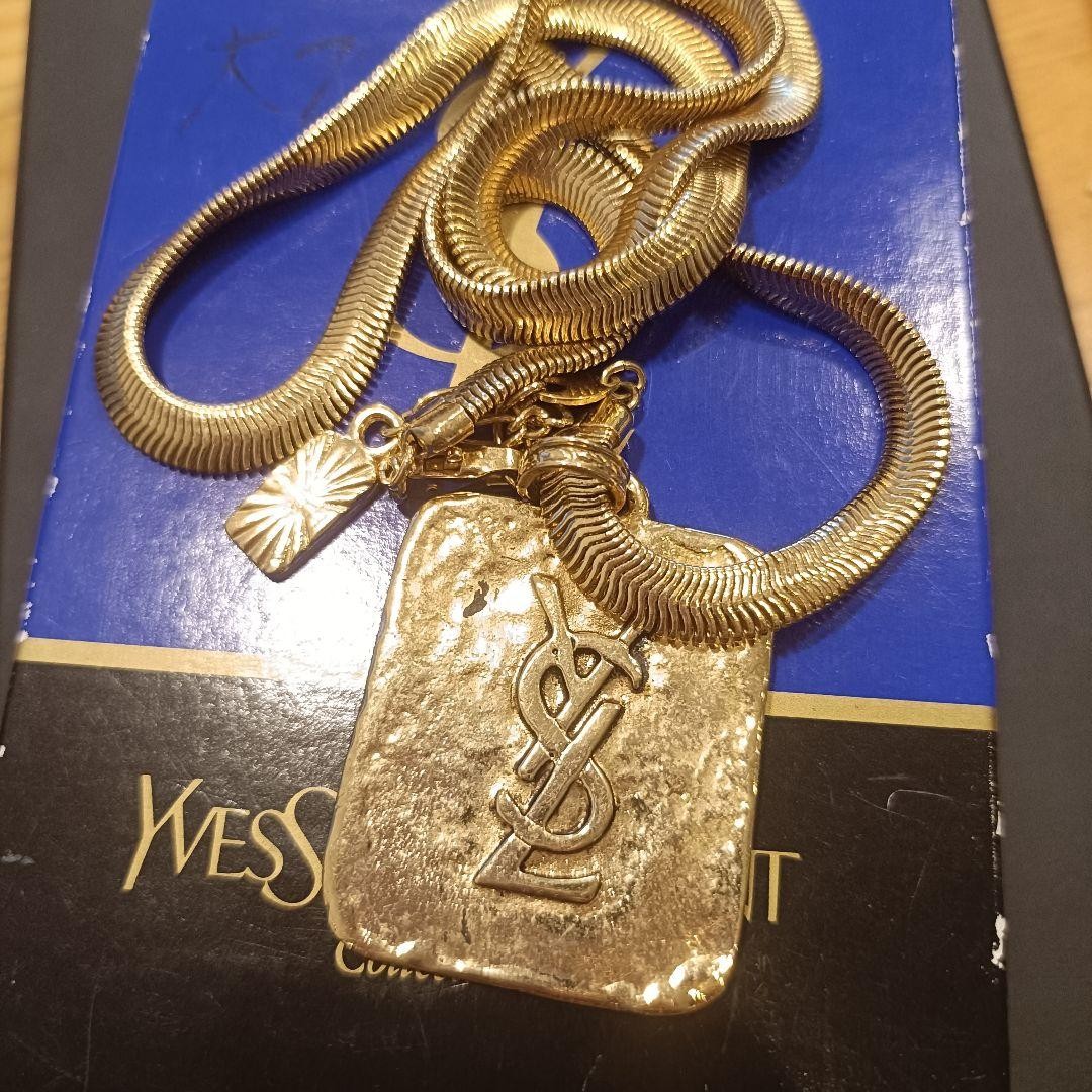 YSL Logo Plate Square Long No Accessories