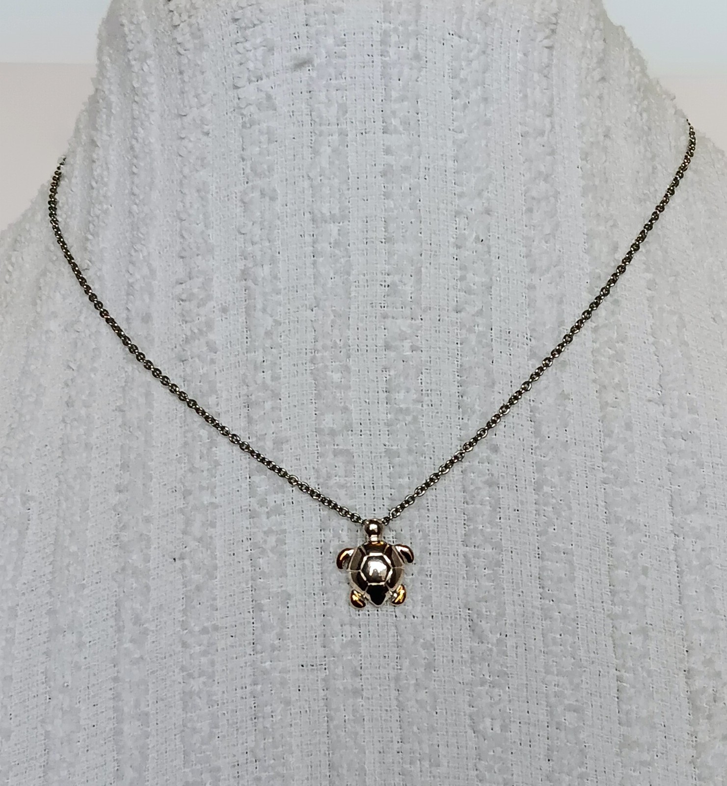 Silvertone Tortoise Sea Turtle Necklace & Earrings 18-20.5 in