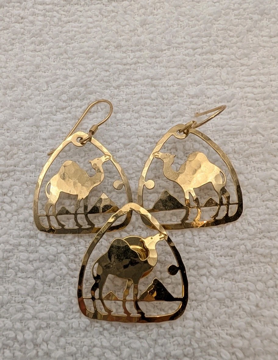 Wild Byrde Gold Tone Camel W Pyramids Triangle Drop Earrings & Pin / Tack