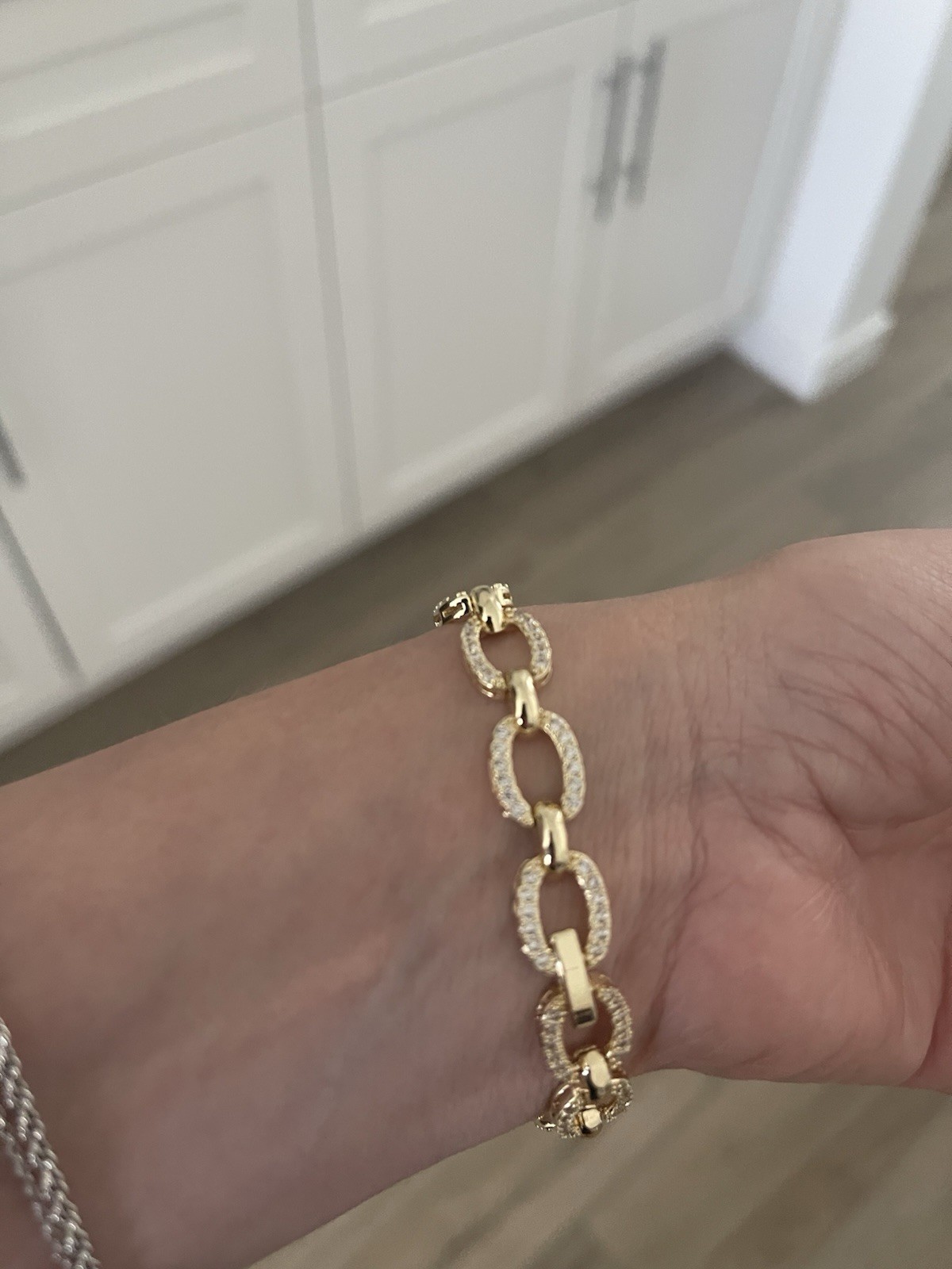 Gold Tone Metal Oval Link Chain Bracelet Lobster Clasp, Oval Shape, No Stone
