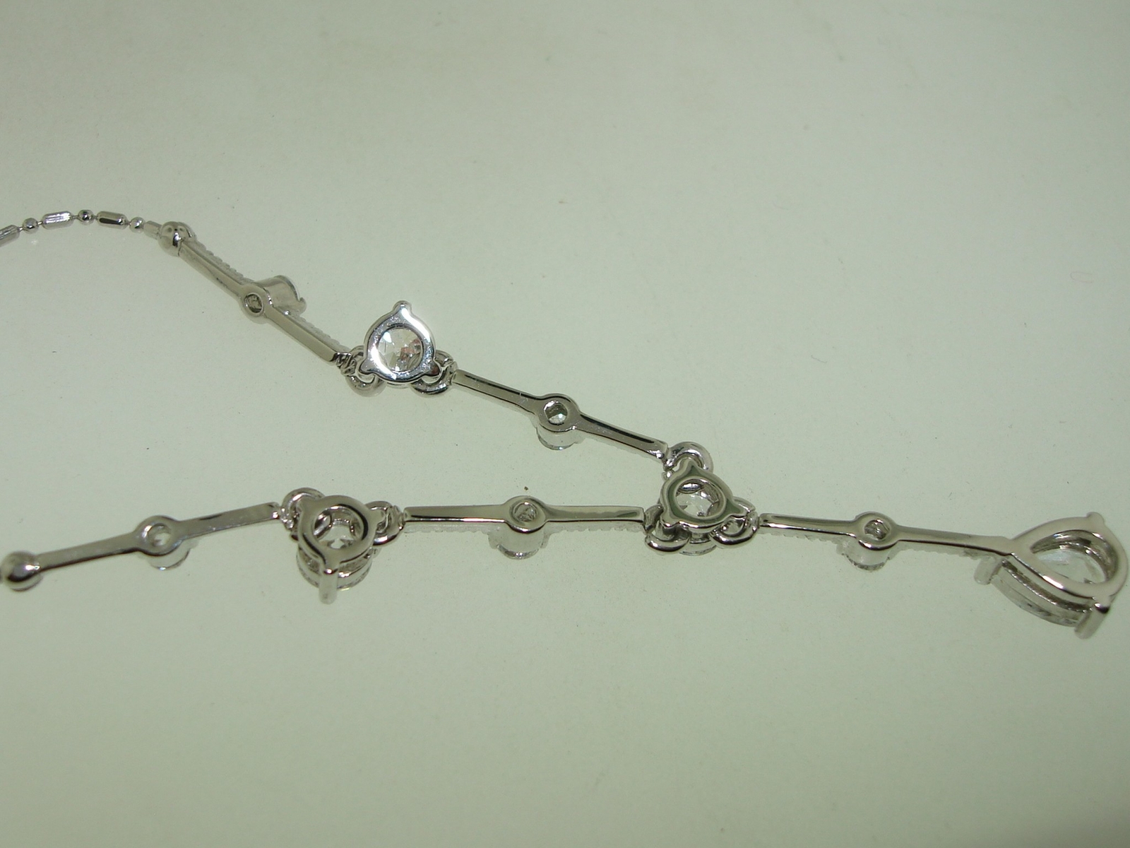 BEAUTIFUL SILVER APPROX. 1+ CTW SPARKLING DQ CZ PENDANT NECKLACE!