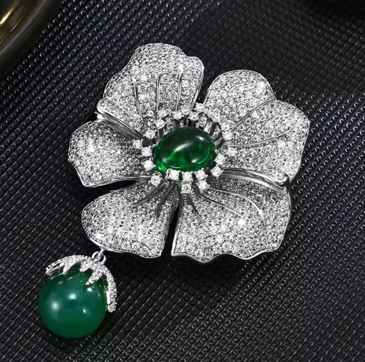 ZARD Green Aventurine Drop Flower Brooch Platinum Silver