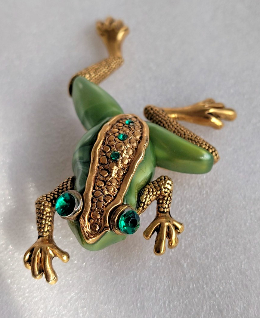Tree Frog Climbing Brooch Carol For Eva Graham New