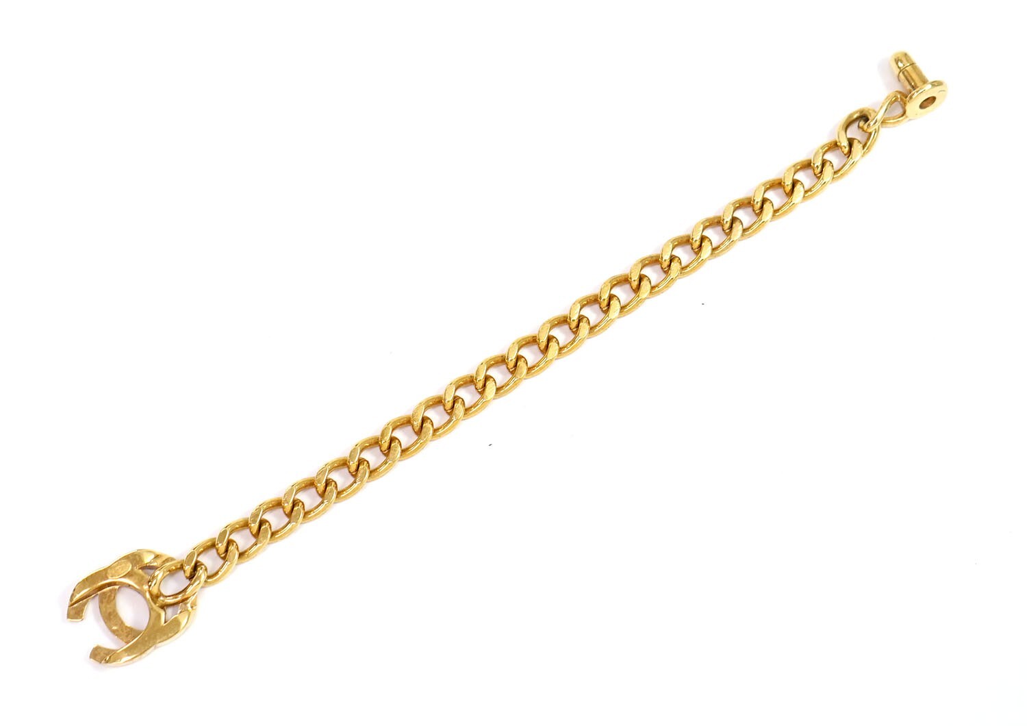 CHANEL CC Logo TurnLock Vintage Bracelet 6.7″ Gold Tone 96P Auth w/Box USED