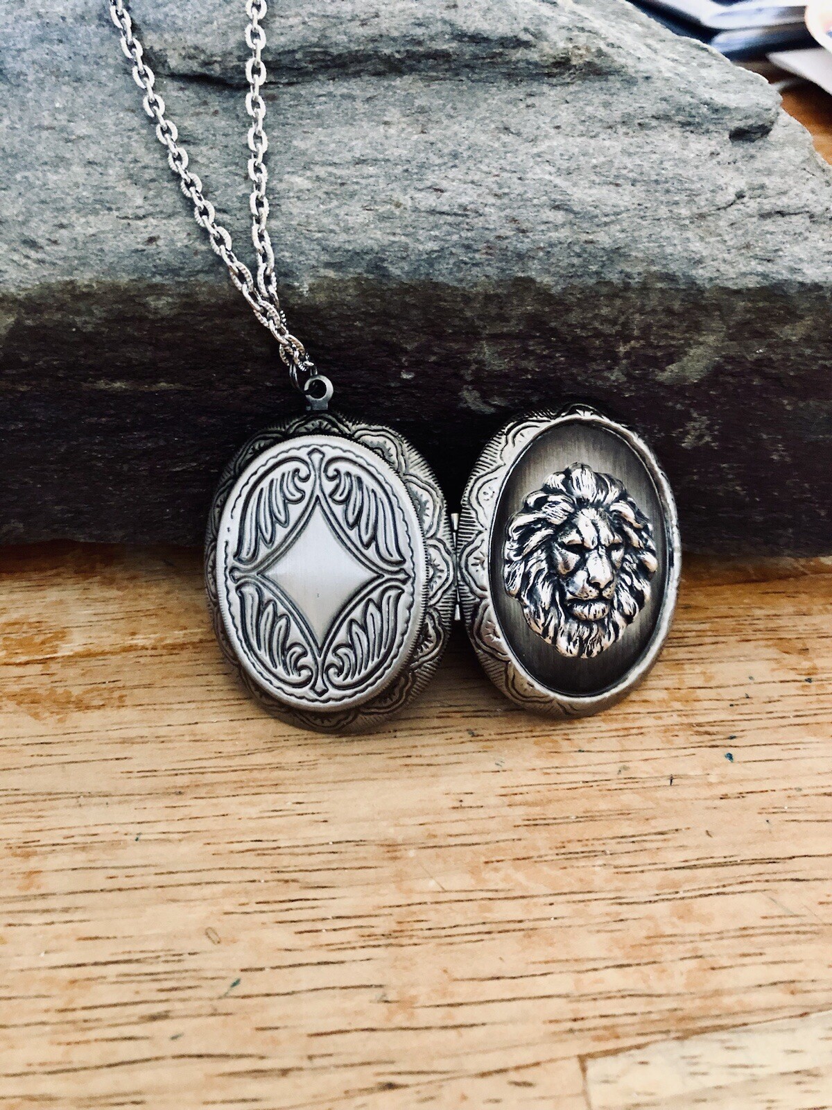 Lion Locket Necklace Antique Silver pltd Photos Keepsakes Pill Stash Box Pendant