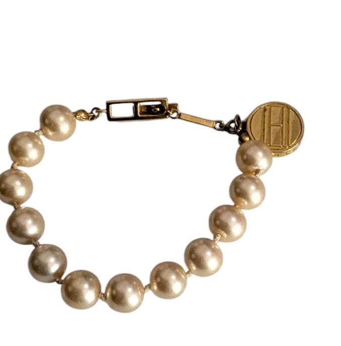 Tommy Hilfiger Large Faux pearl bracelet gold tone coin charm preppy minimalist