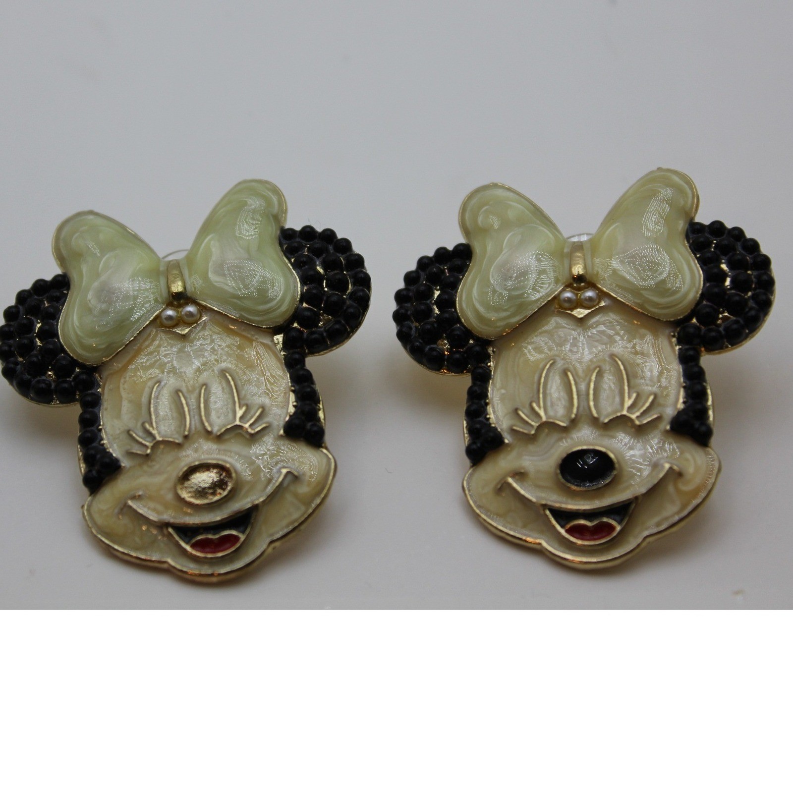 Disney Minnie Mouse Enamel Stud Earrings Cream Black Beaded Bow Gold Tone Retro