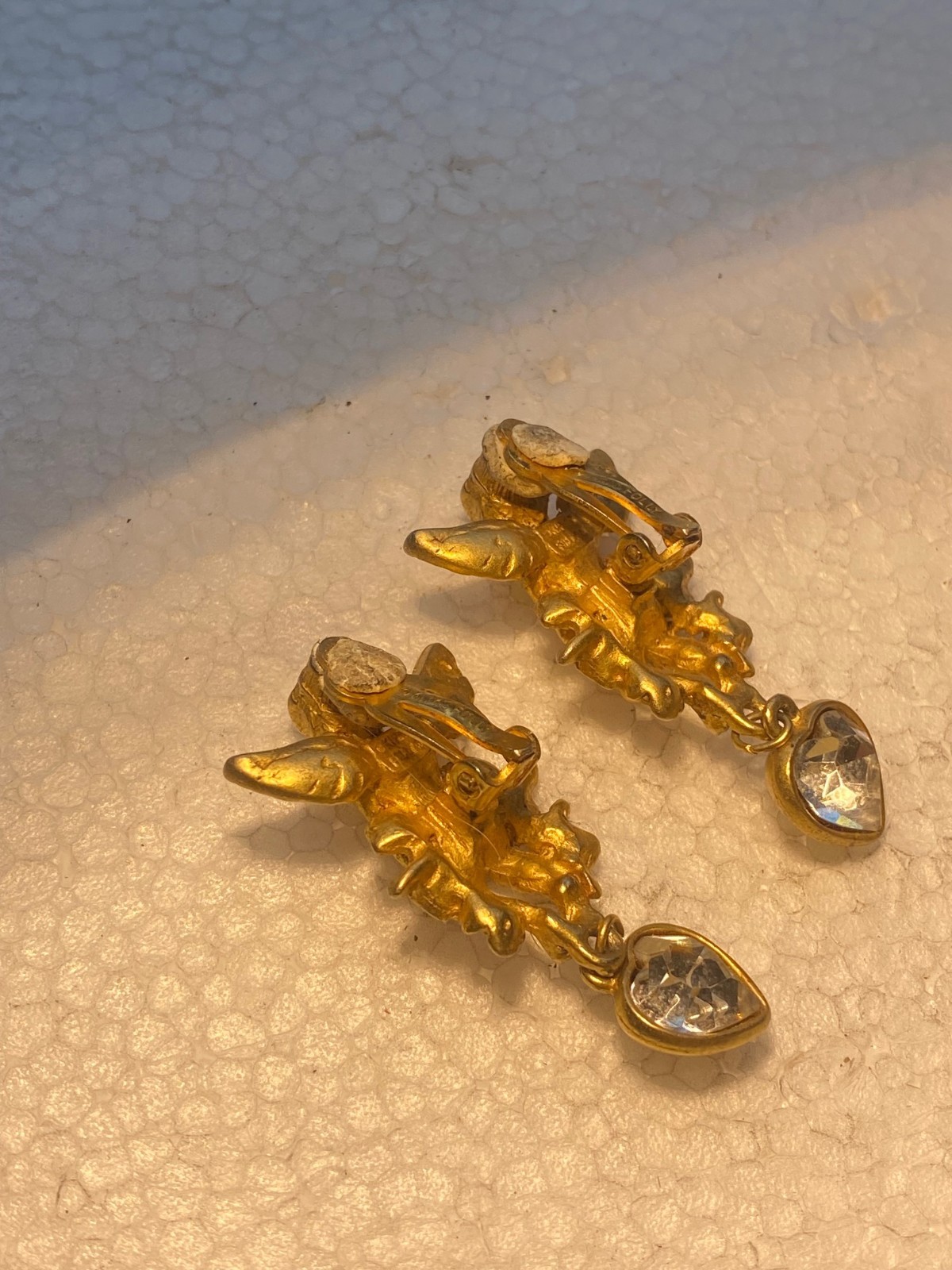 Vintage Heavenly Flying Cherub Angels Gold Tone Sweater Pin 1″ Lapel Pin Clasps