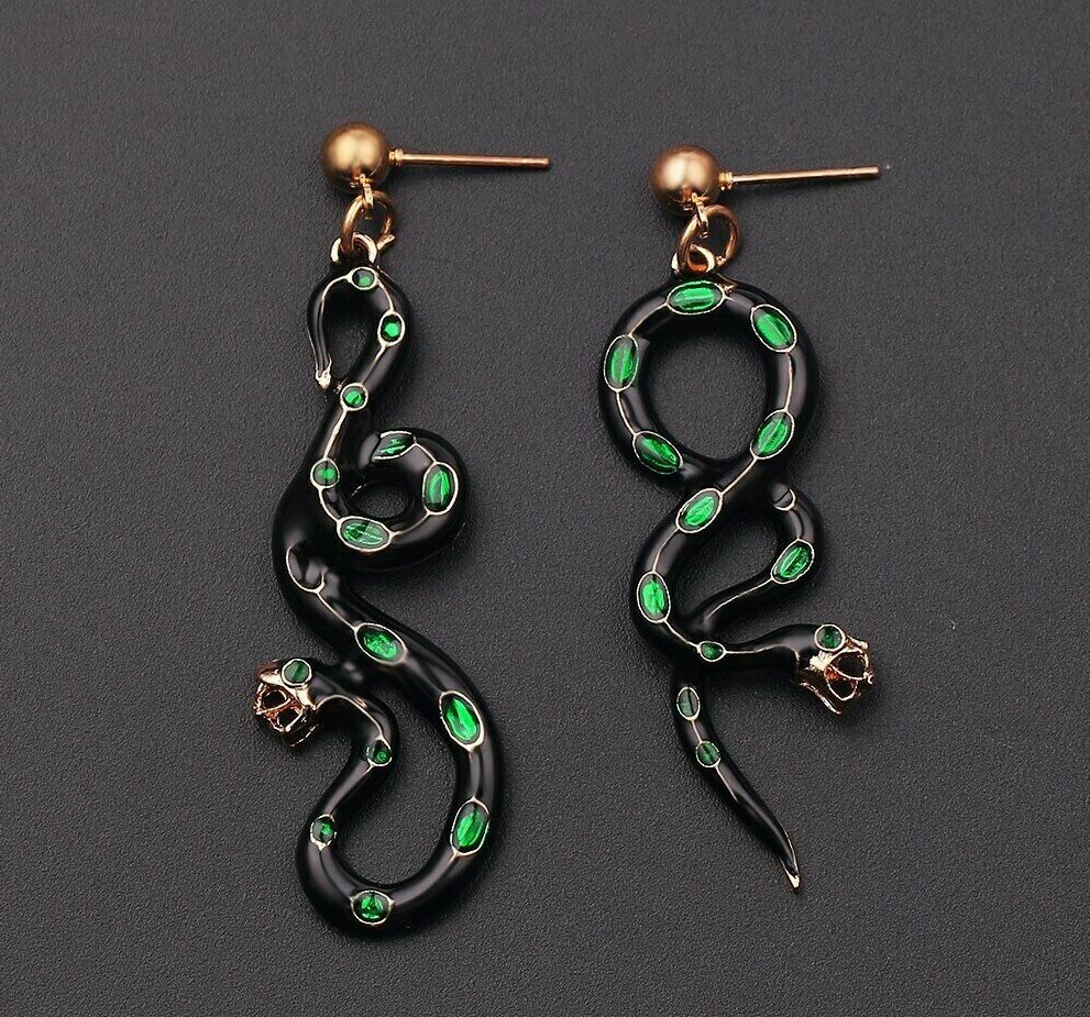 US Seller Betsey Johnson Asymmetric Green Crystal Snake Earrings Fashion Jewelry