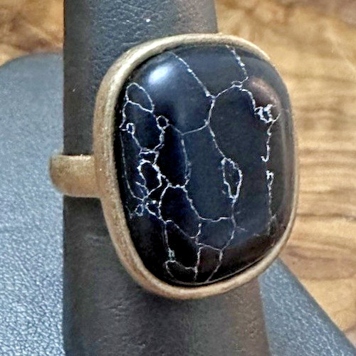 Matte Gold‑Tone Black Marble Mecca Stone Ring – Bezel Set Fashion Size 8