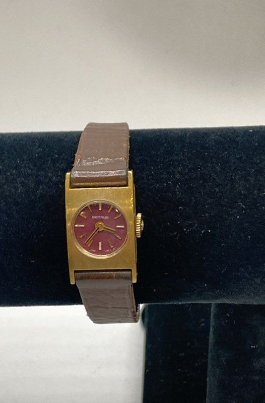 Vintage Benrus Women’s 14K Gold Plate 17 Jewels Manual Wind Watch Red Tank Dial