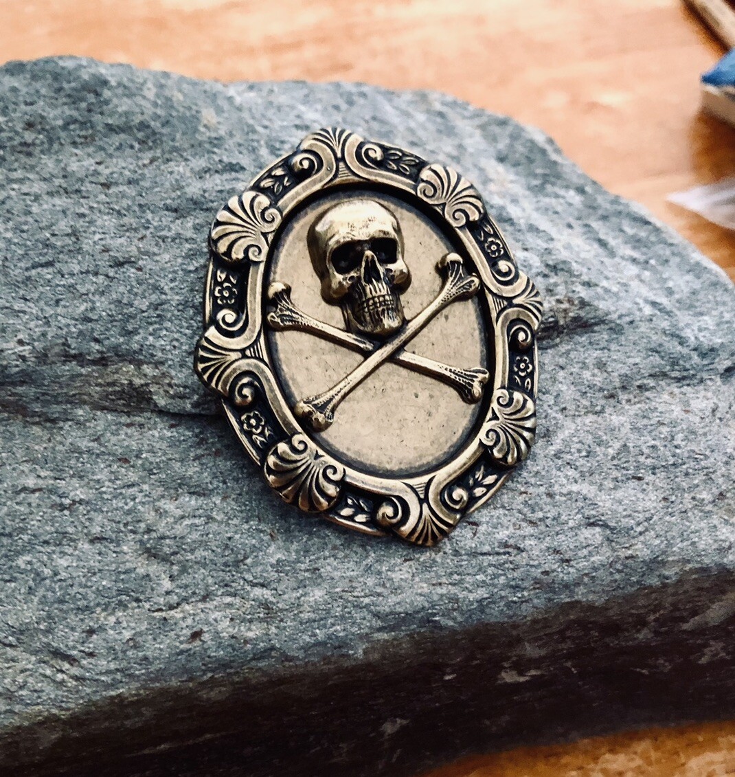 Skull & Crossbones Brooch Pin, Steampunk Pirate Biker Hat Pin, Halloween Costume