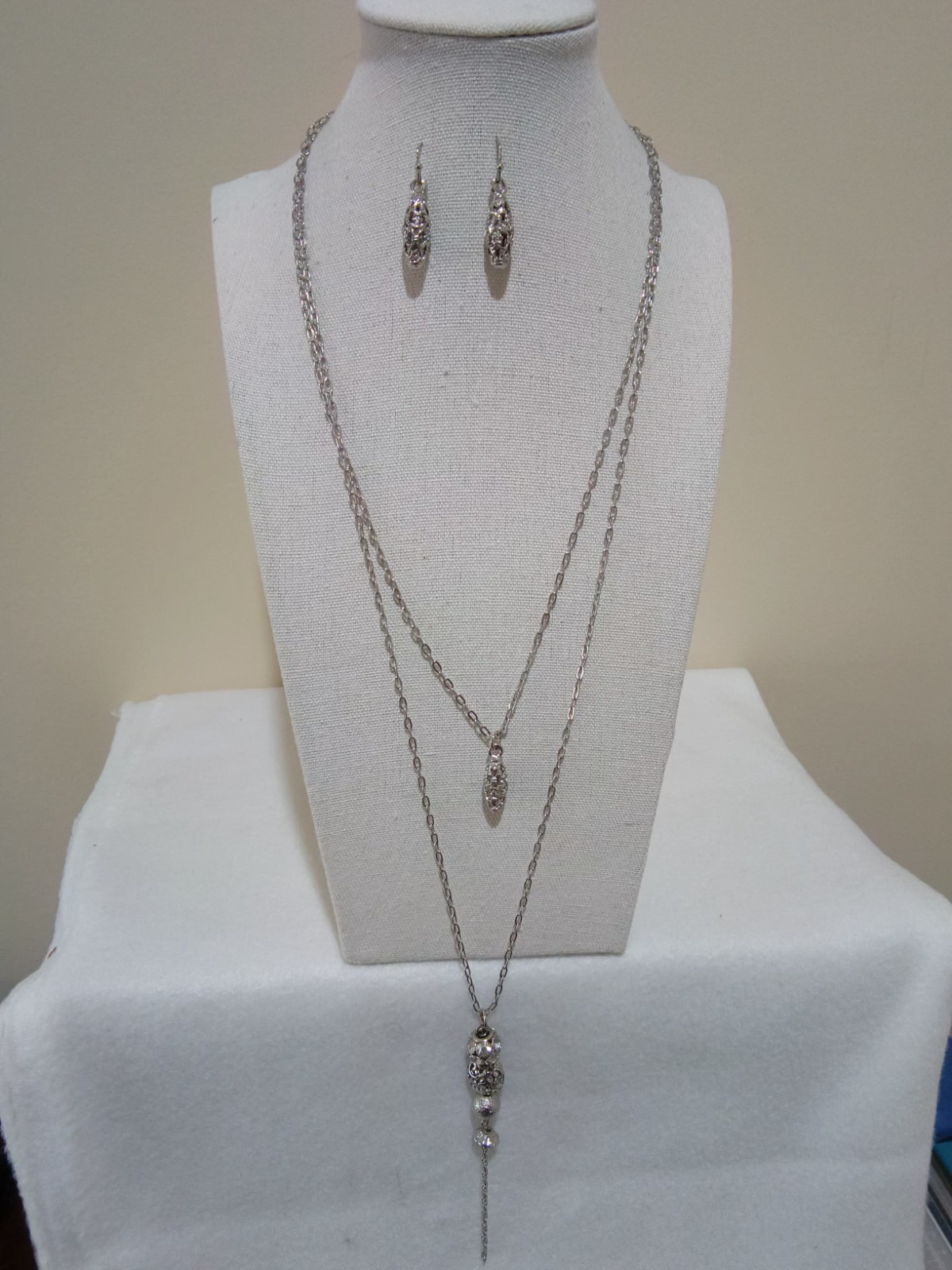 C 1946 Branded Lariat Style Silver Tone Filigree Beads Necklace & Earrings