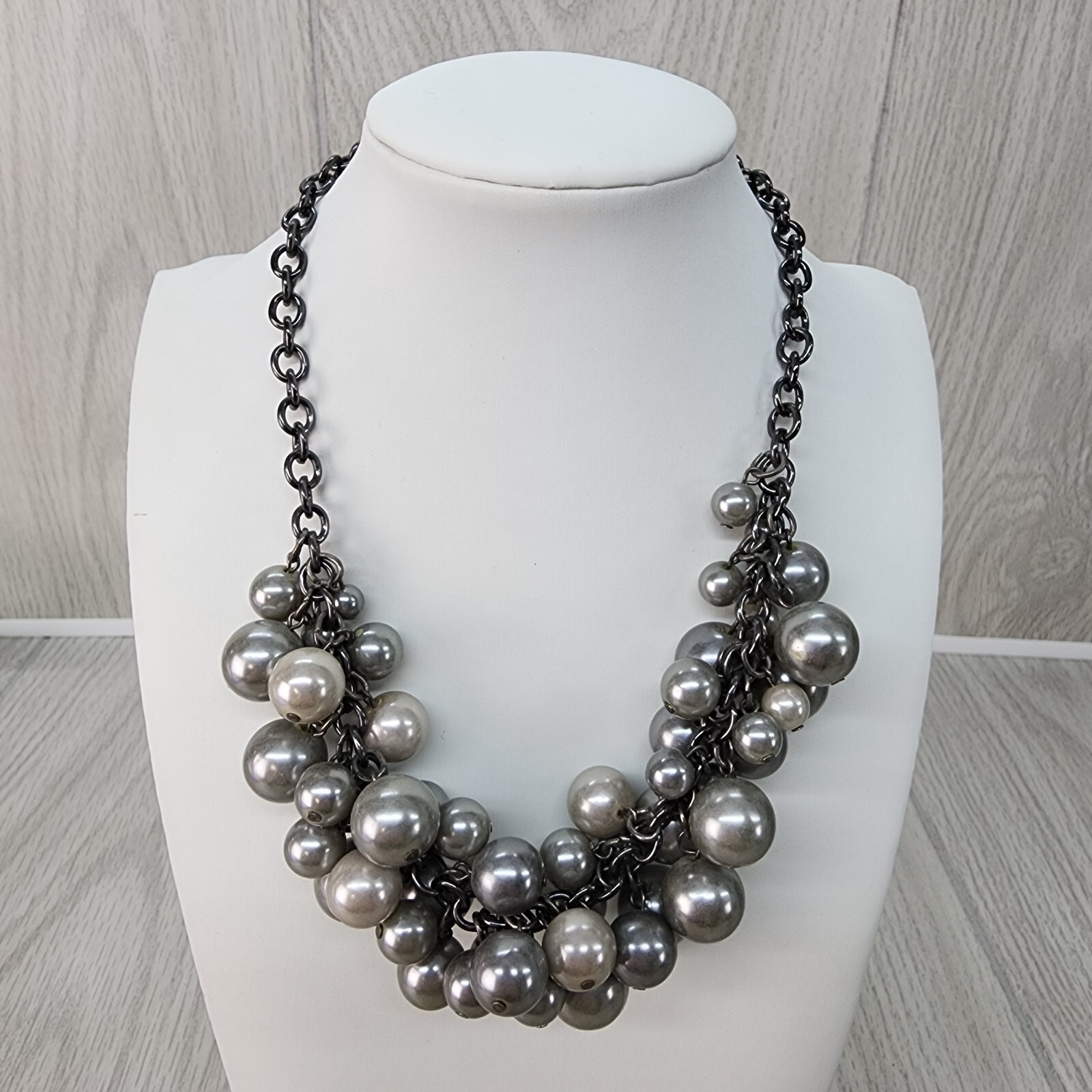 Fashion Jewelry Necklace 8″ Black Silver Tone & Gray Clusters Beaded Collar