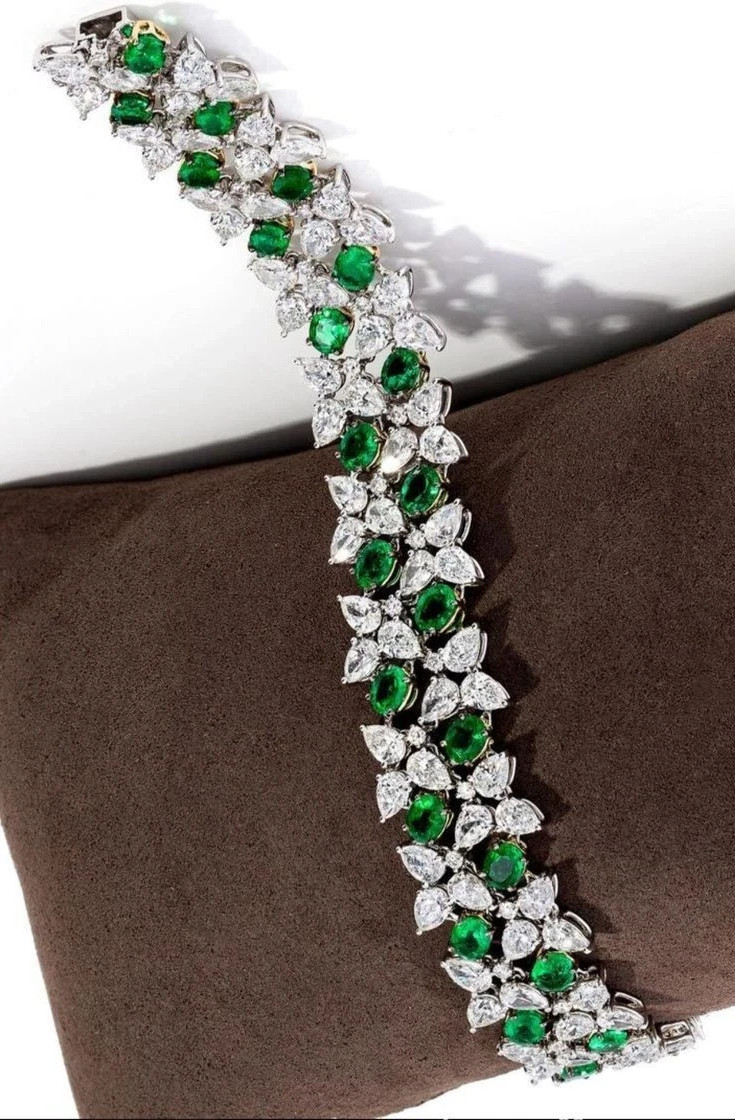 12.0 Ct Pear Cut Simulated Emerald Cluster Tennis Bracelet 14K White Gold Plated