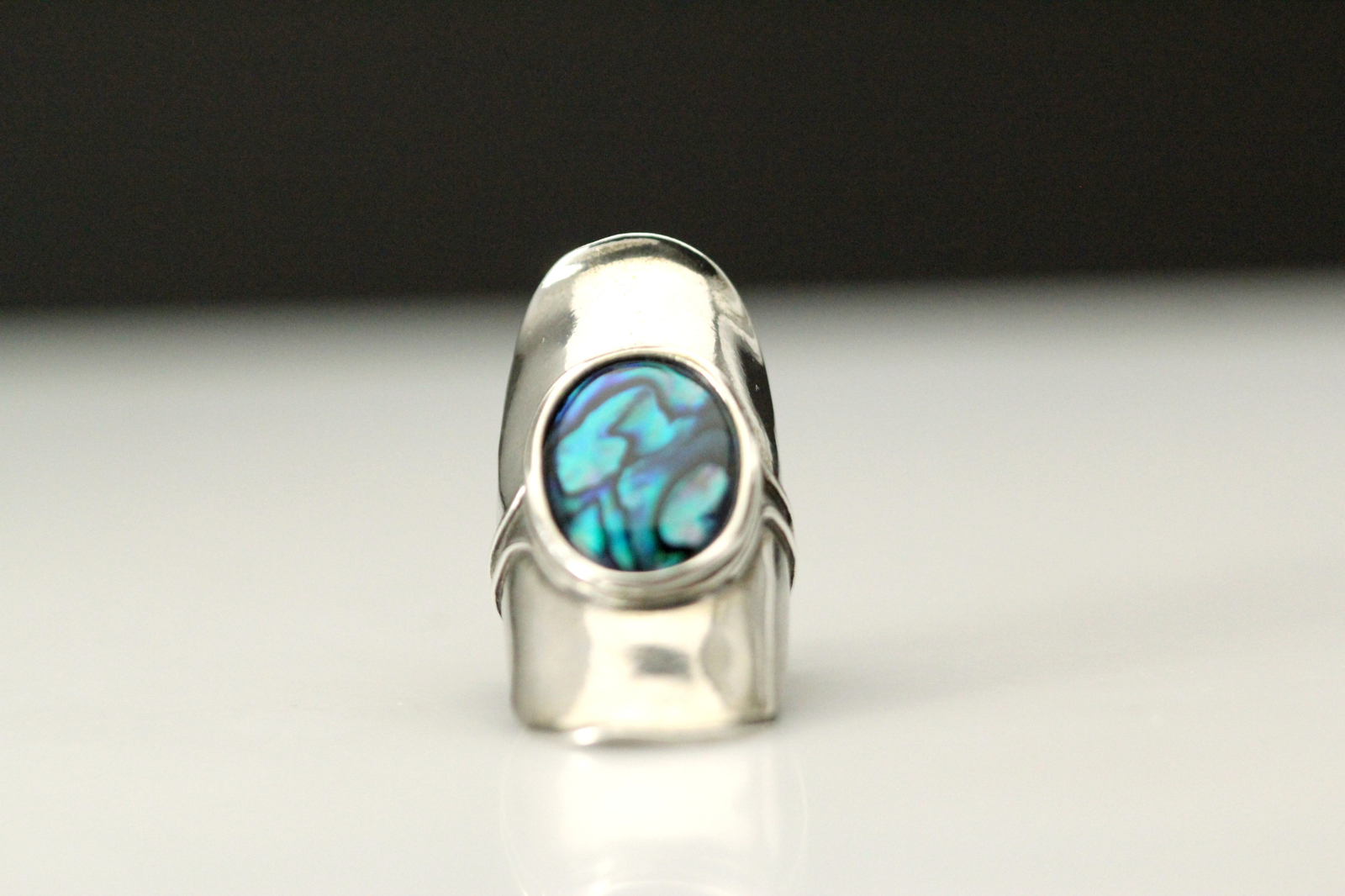 Paua Shell Oval Oblong 925 Sterling Silver Ring 11 grams size 7.75 (RIN9303)