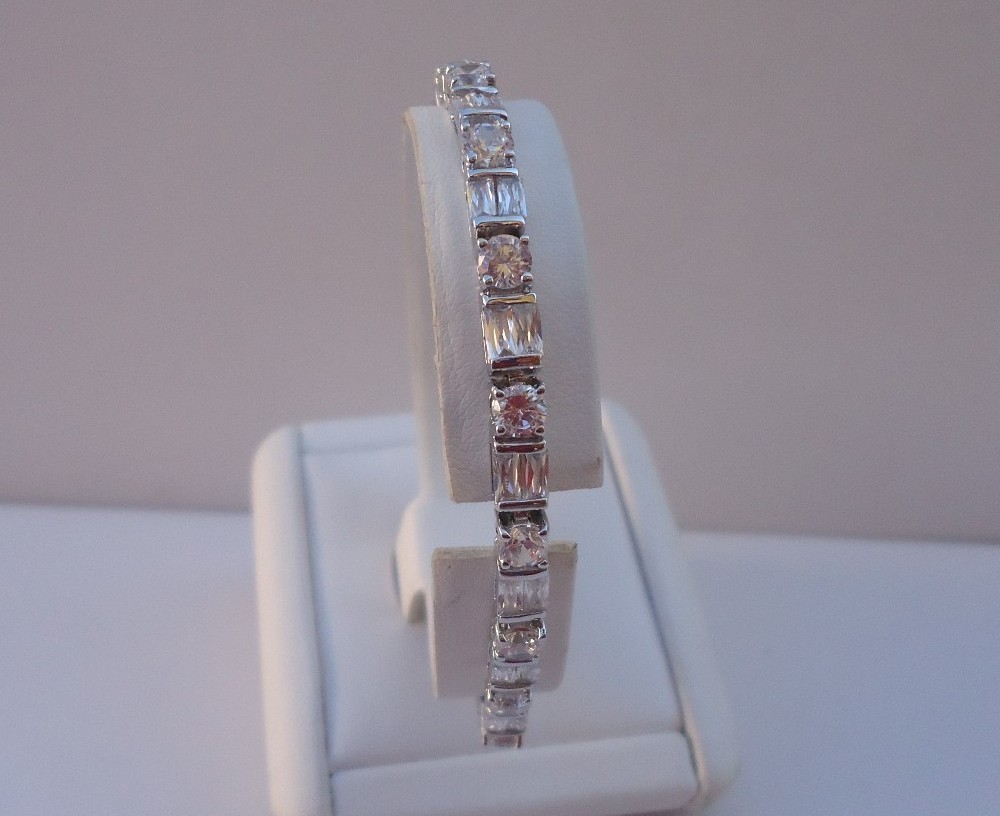 925 STERLING SILVER LADIES TENNIS BRACELET18ct LAB CREATED DIAMOND / 7.5” LONG