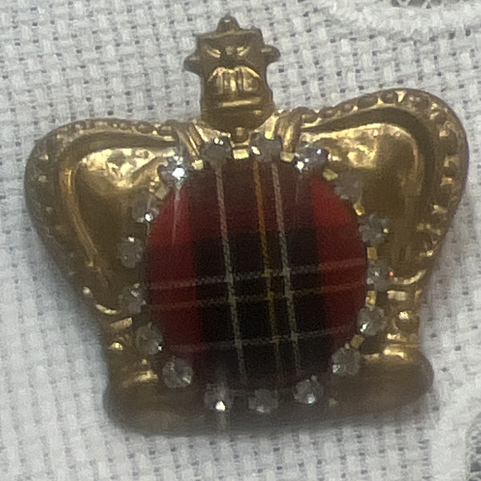 Gold Tone Metal Crown Brooch Pin Red Black & Crystal Rhinestones #009072026
