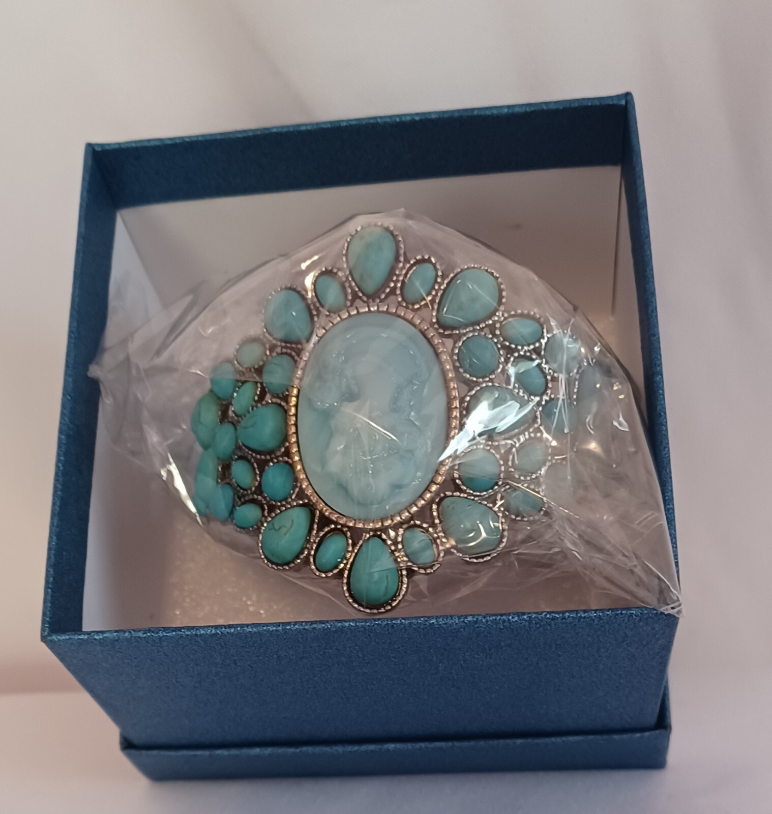 Cameo and Sleeping Beauty Color Howlite Womens Bangle Bracelet 7.0 In 26.00 ctw