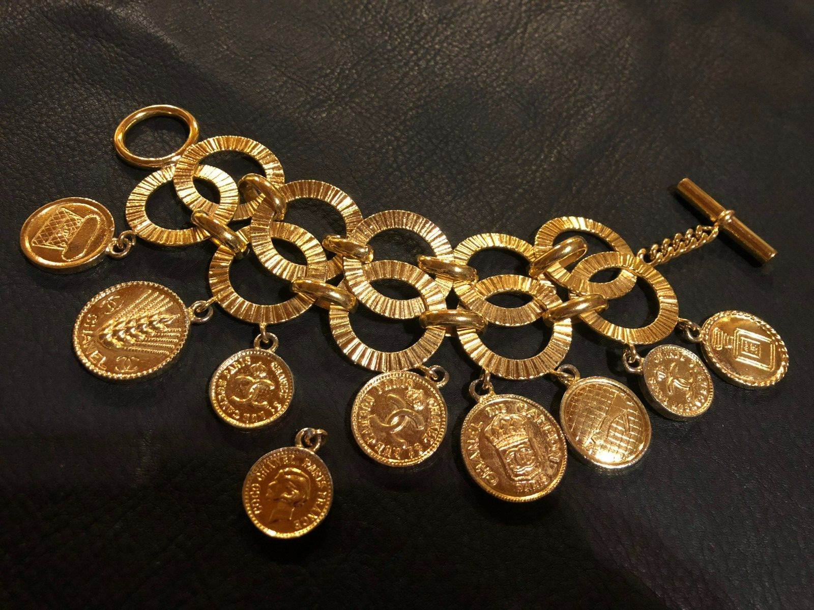 CHANEL Bracelet Bangle AUTH Coco CC Mark Vintage Rare Coin Medal Gold icon 25 FS