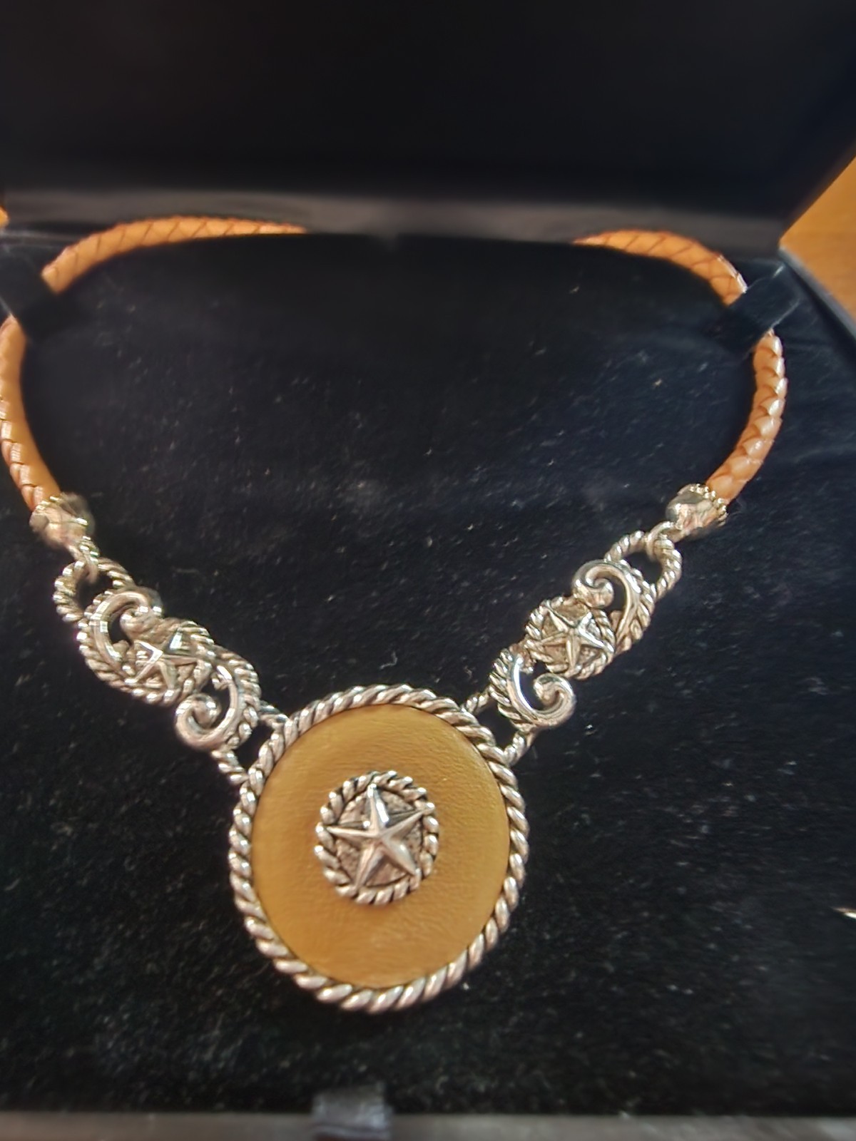 Reflexions by Montana Silversmiths Western Tan/Silver Jewelry Set