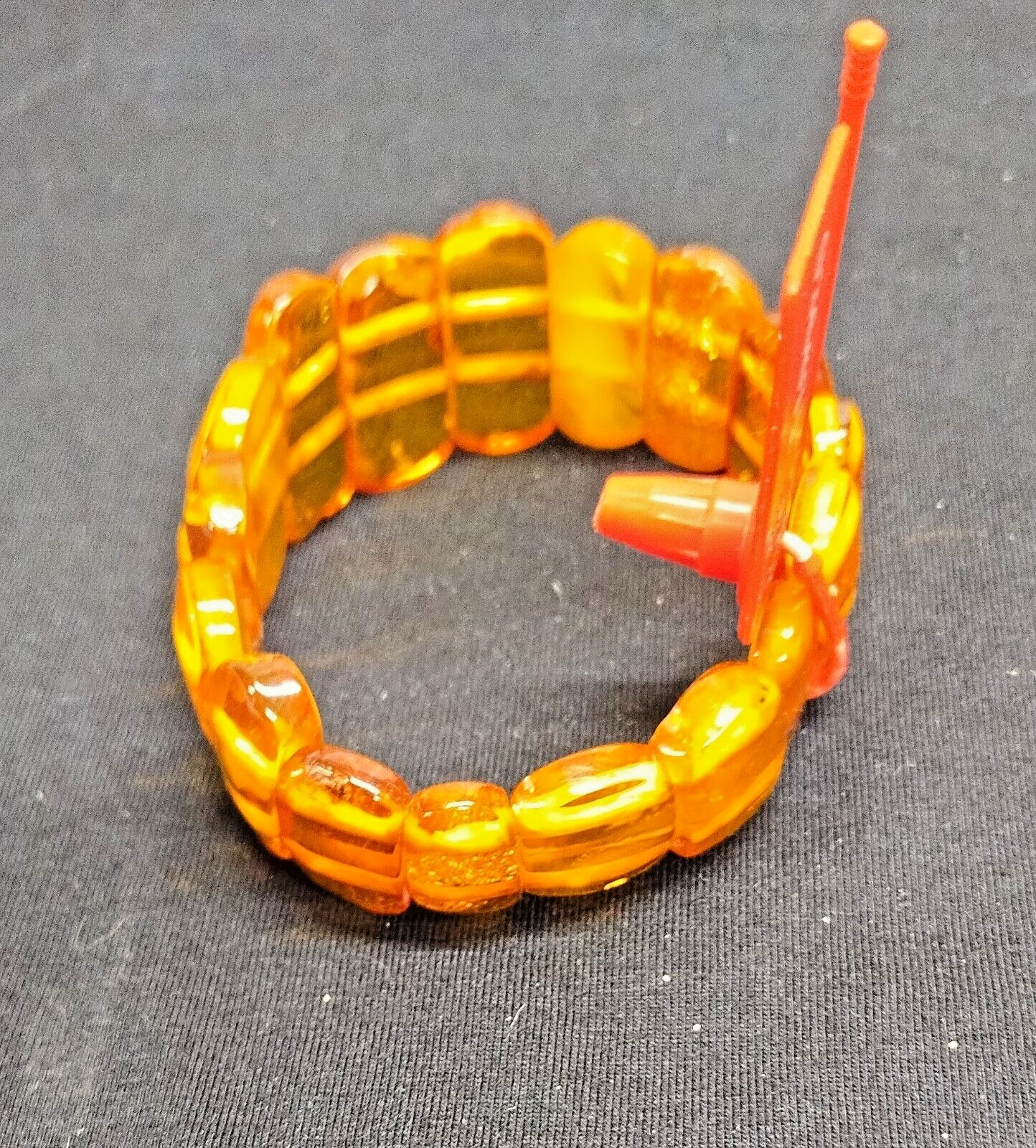 Baltic Amber Stretch Bracelet From Lithuania – Glows Green In UV Light – Vintage