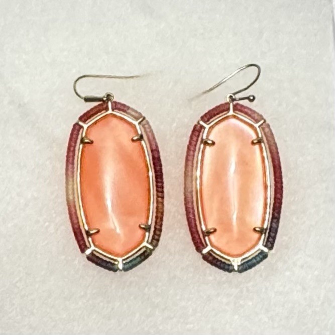Kendra Scott Threaded Elle Drop Coral Earrings Rare Find Changes Colors W/ Light