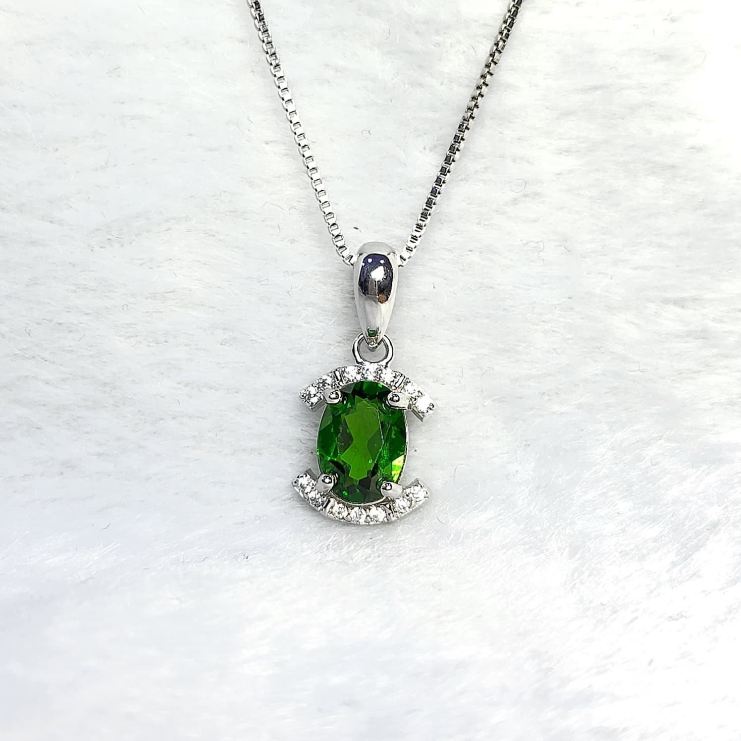 Chrom Di-Opside Oval 8×6 MM 925 Sterling Silver Pendant Gift Her.