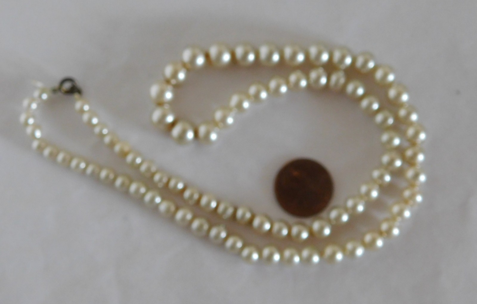Faux Pearl Beaded Necklace – Beige Off White Graduated Bead 20″ (#N517)