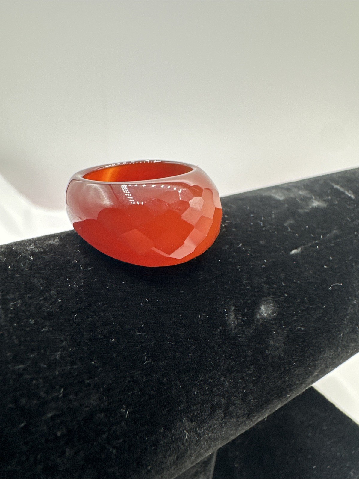 ‘90 NWOT Carved Faceted Red Agate Carnelian Ring. Sz 9.5. See pics.