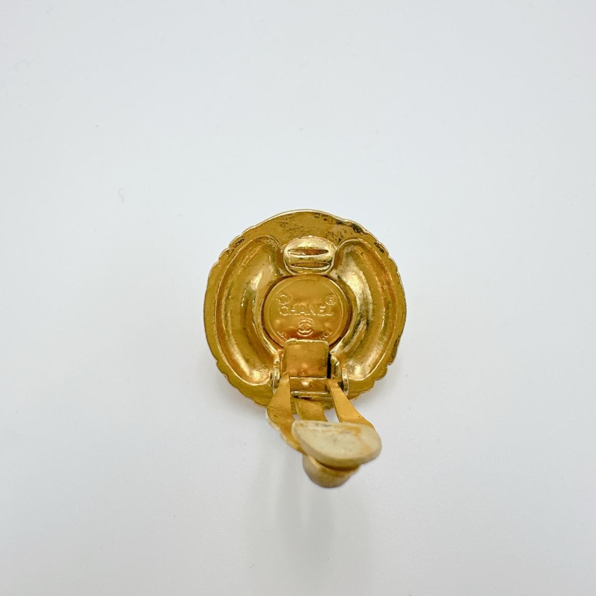 CHANEL Vintage Gold Plated Earring Fashion Jewelry Accessories Gold Women