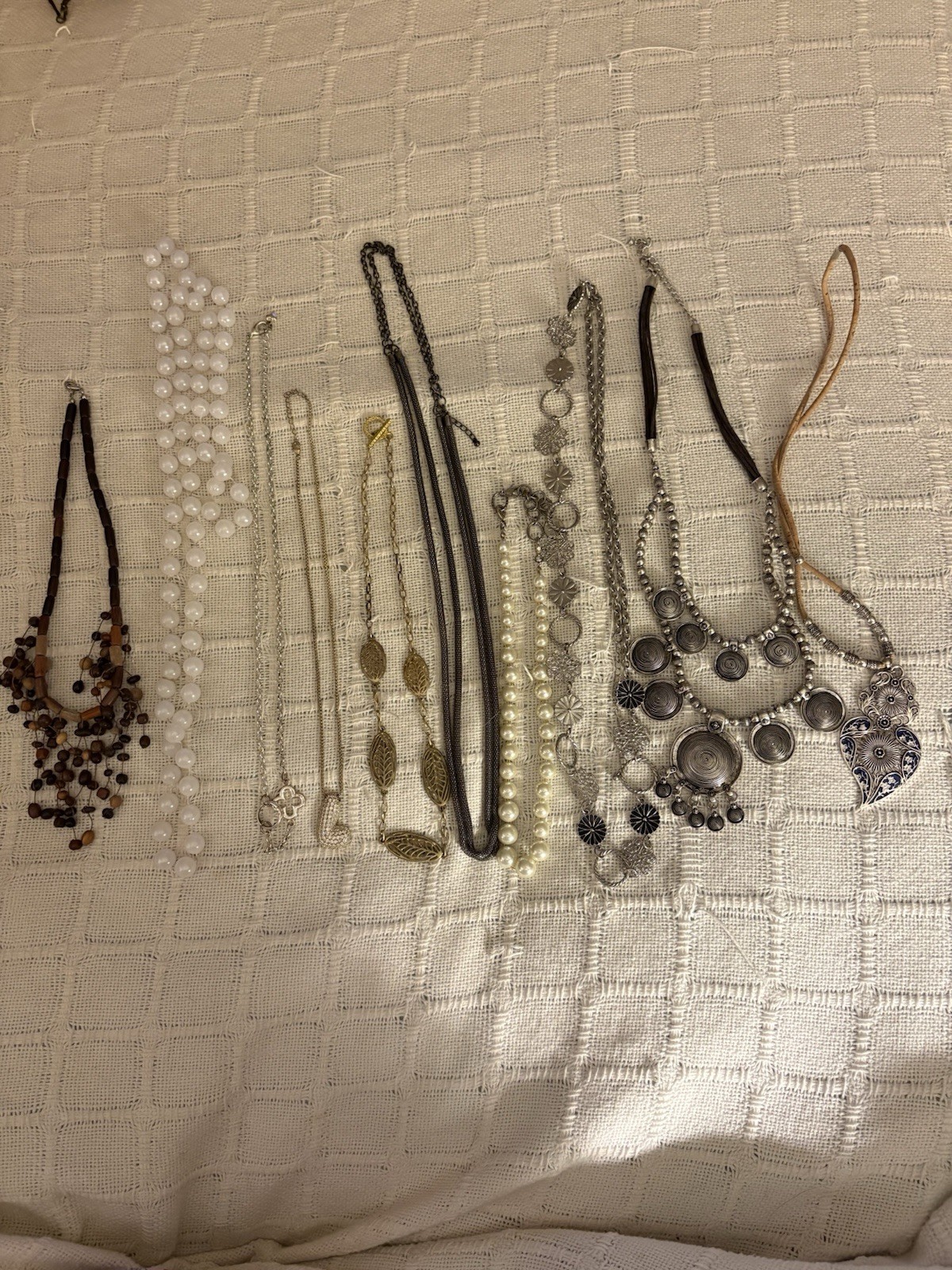 Unbranded necklace lot