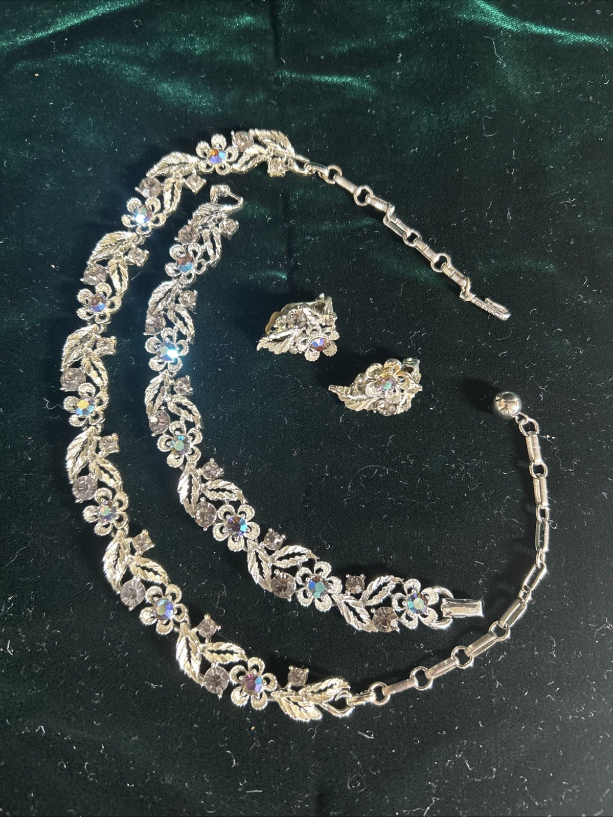 LISNER Silver Tone Aurora Borealis Rhinestone Necklace Bracelet Earring Parure