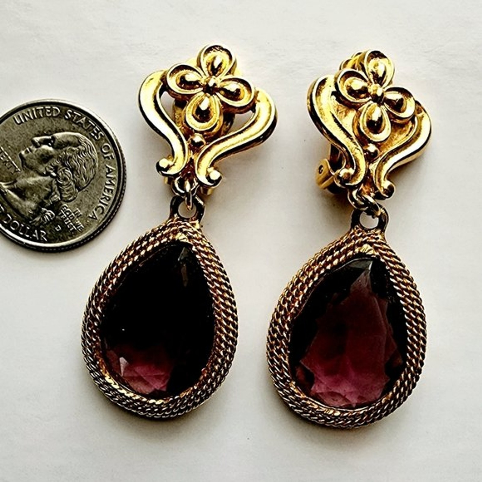 Retro Antique gold tone fleur-de-lis clear amethyst teardrop Clip on earrings
