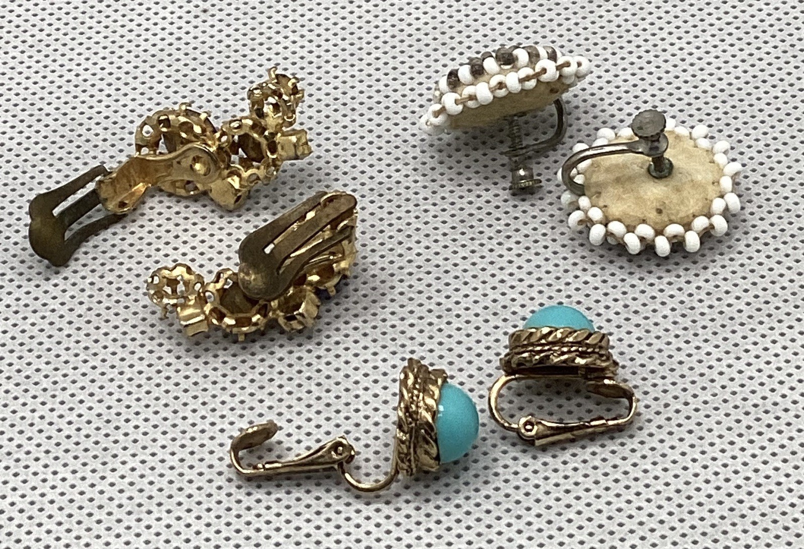 Variety Lot of 14 pairs Clip-On Earrings Mixed Materials Multicolor Dangles Nice
