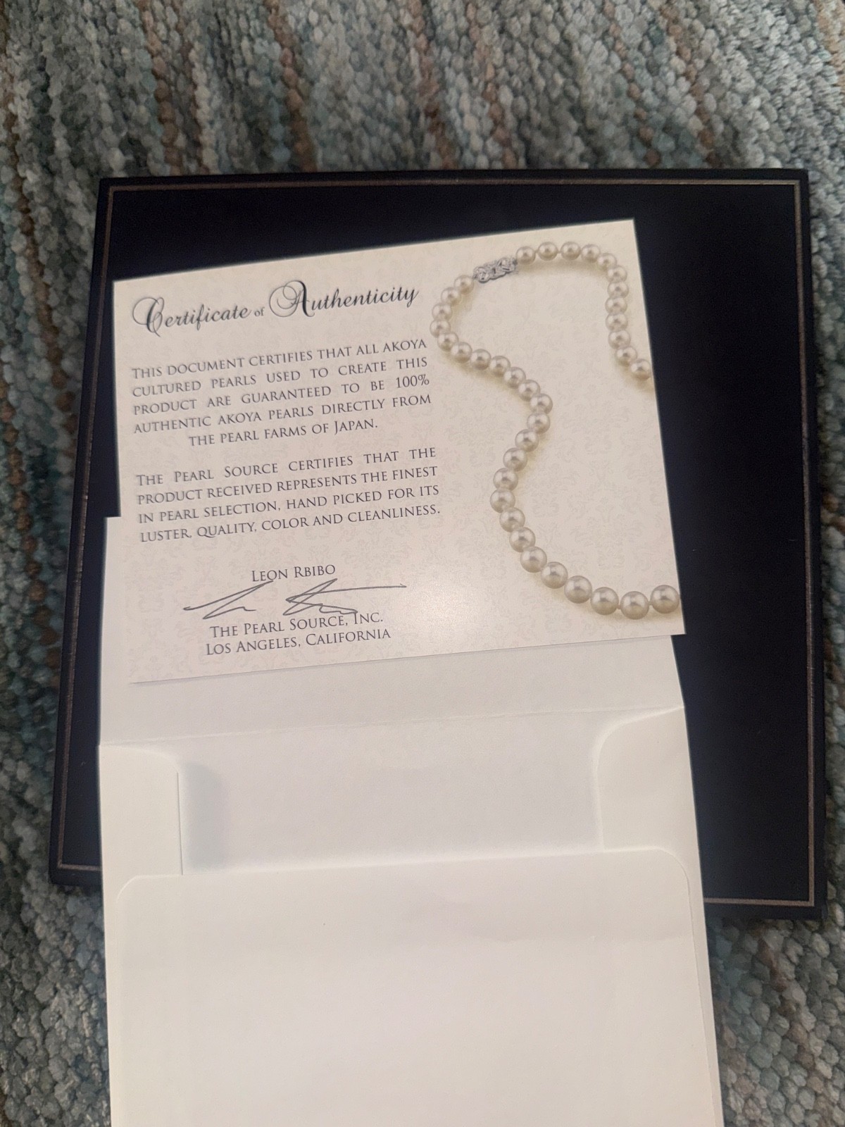 Akoya Pearl Necklace (NEVER WORN, BRAND NEW WITH AUTHENTICATION)