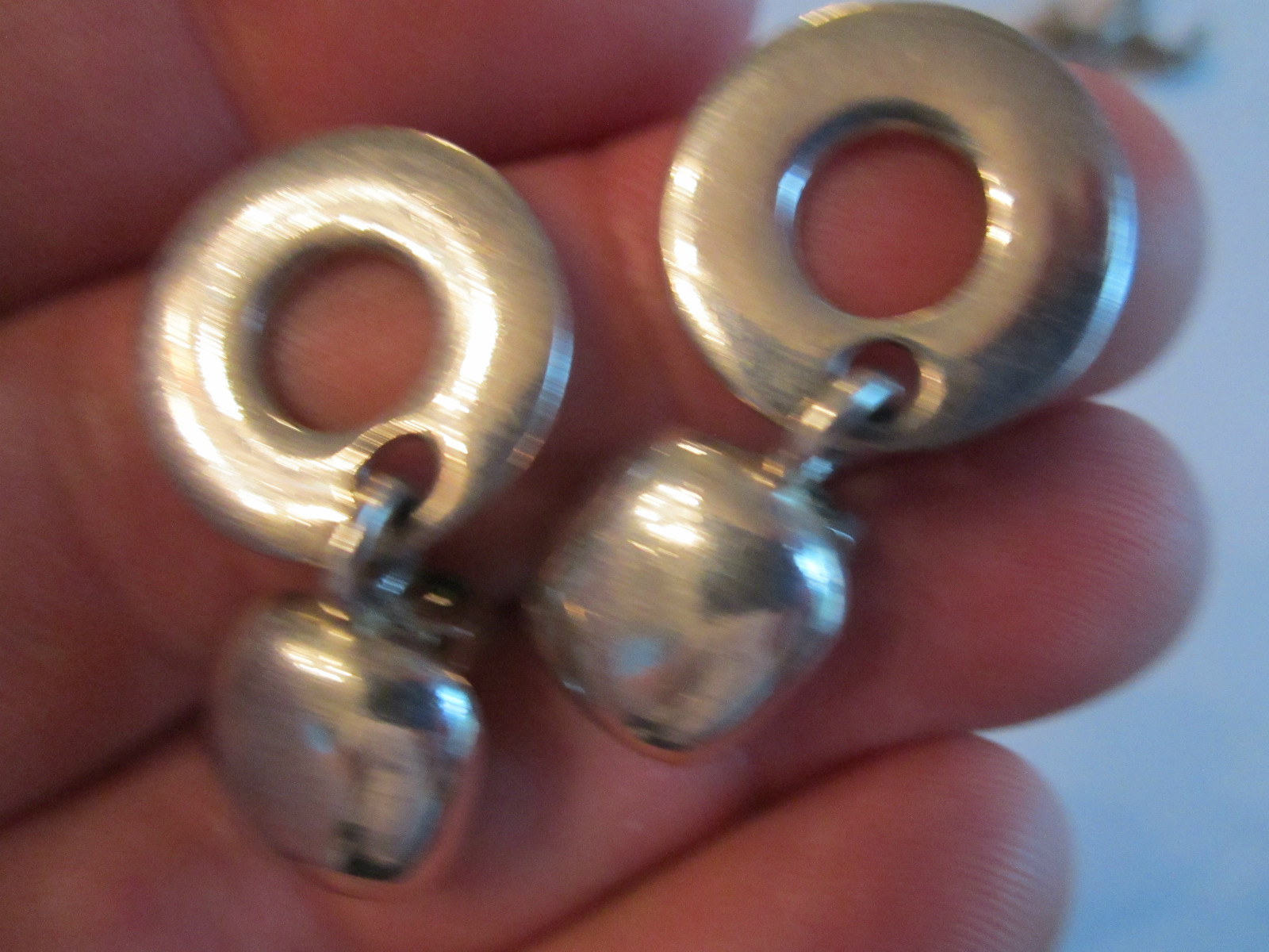 4 VTG EARRING SETS – SILVER PLATED – CYMBALS, CHAIN LINK, FLOWER & OTHER – BBA-3