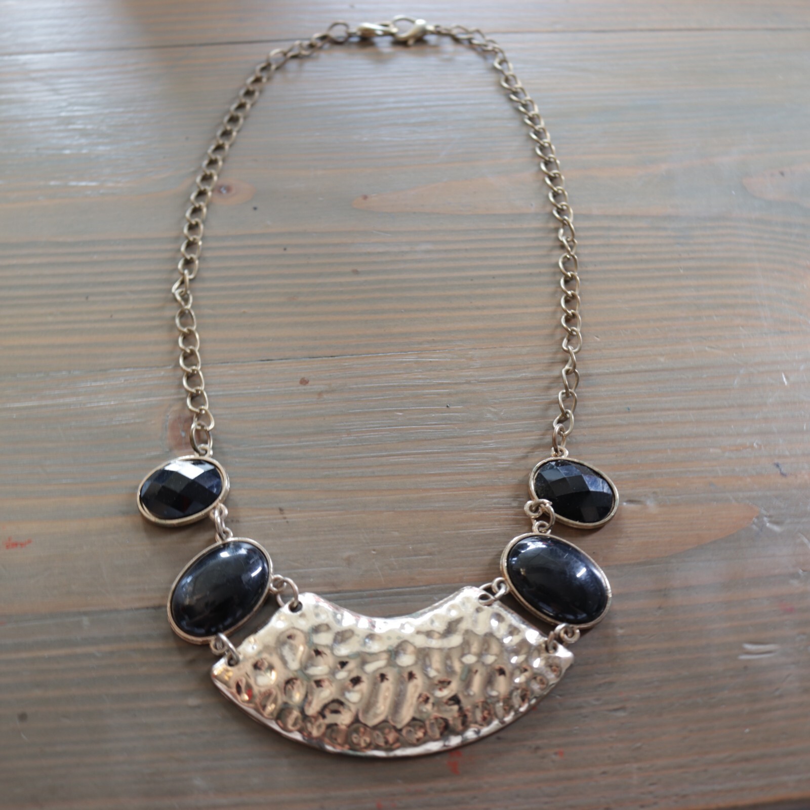 Fashion Statement Necklace Black Stone Hammer Silver Tone Metal Lobster Hook 18″