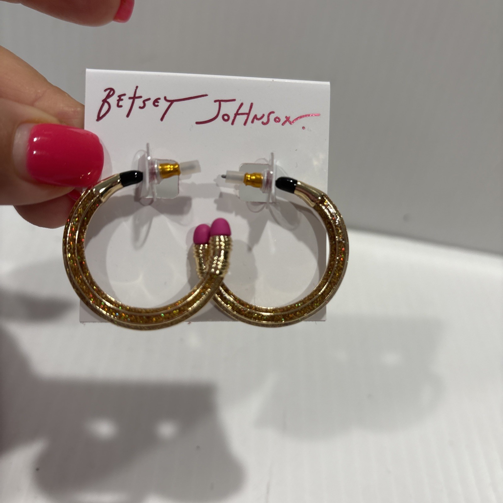 New BETSEY JOHNSON Gold Glitter Pencil Shape Loop Earrings