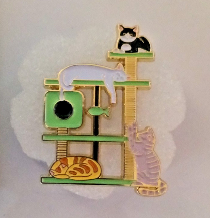 CATS- ENAMEL PIN-SHIP ALL THE PIN YOU BUY FOR $4.99-VISIT OUR STORE