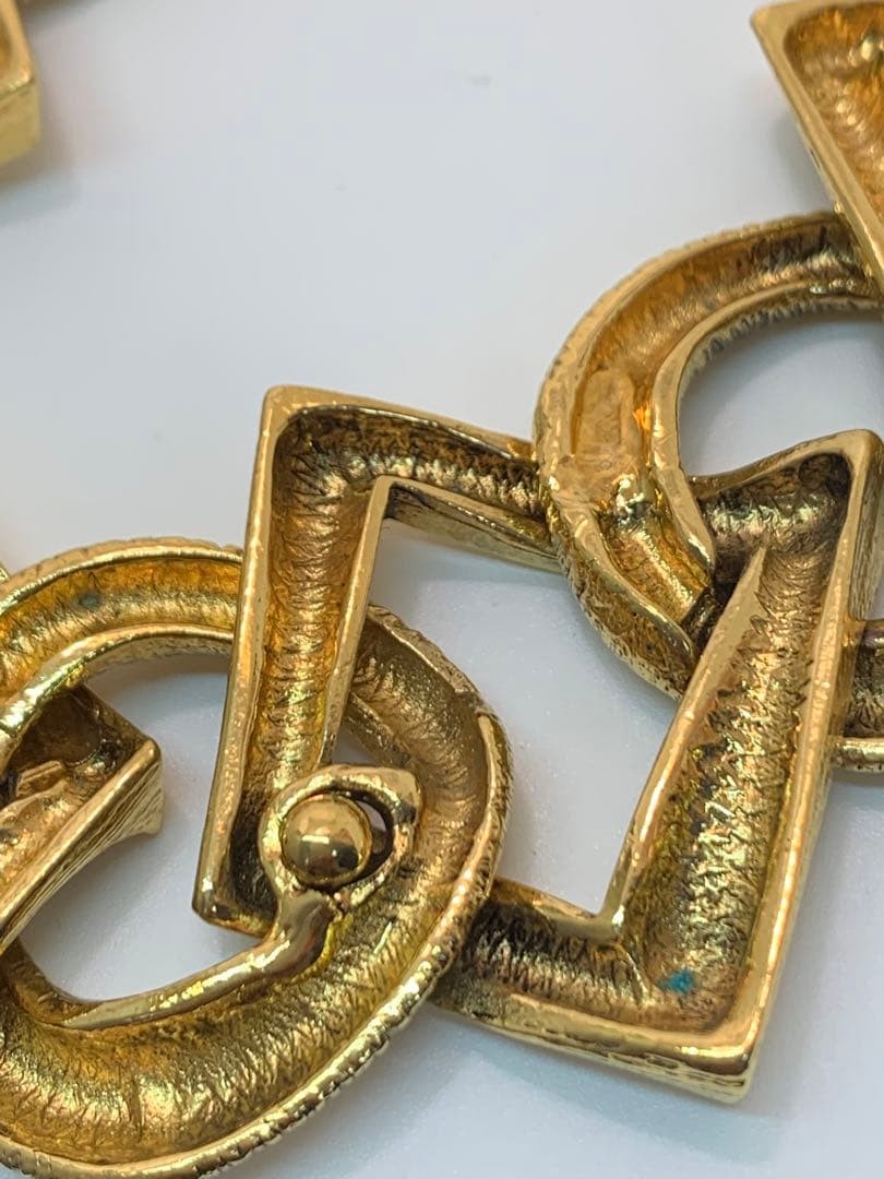 Yves Saint Laurent Gold Necklace Used Damaged Not specified