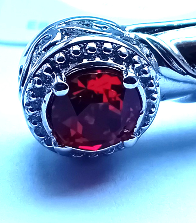 SWAROVSKI CRYSTAL BRACELET BANGLE HINGED CUFF PLATINUM BONDED RED STONE UNWORN