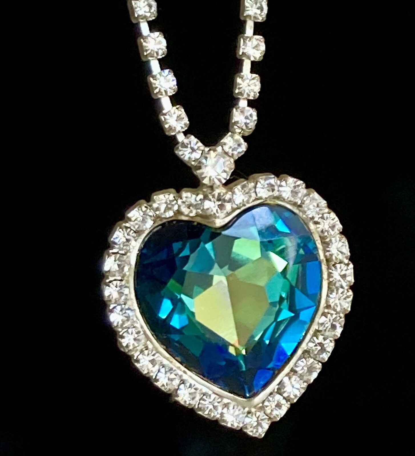 Blue Crystal Large Heart Silver Tone Pendant 16” Ladies Necklace 30g Titanic