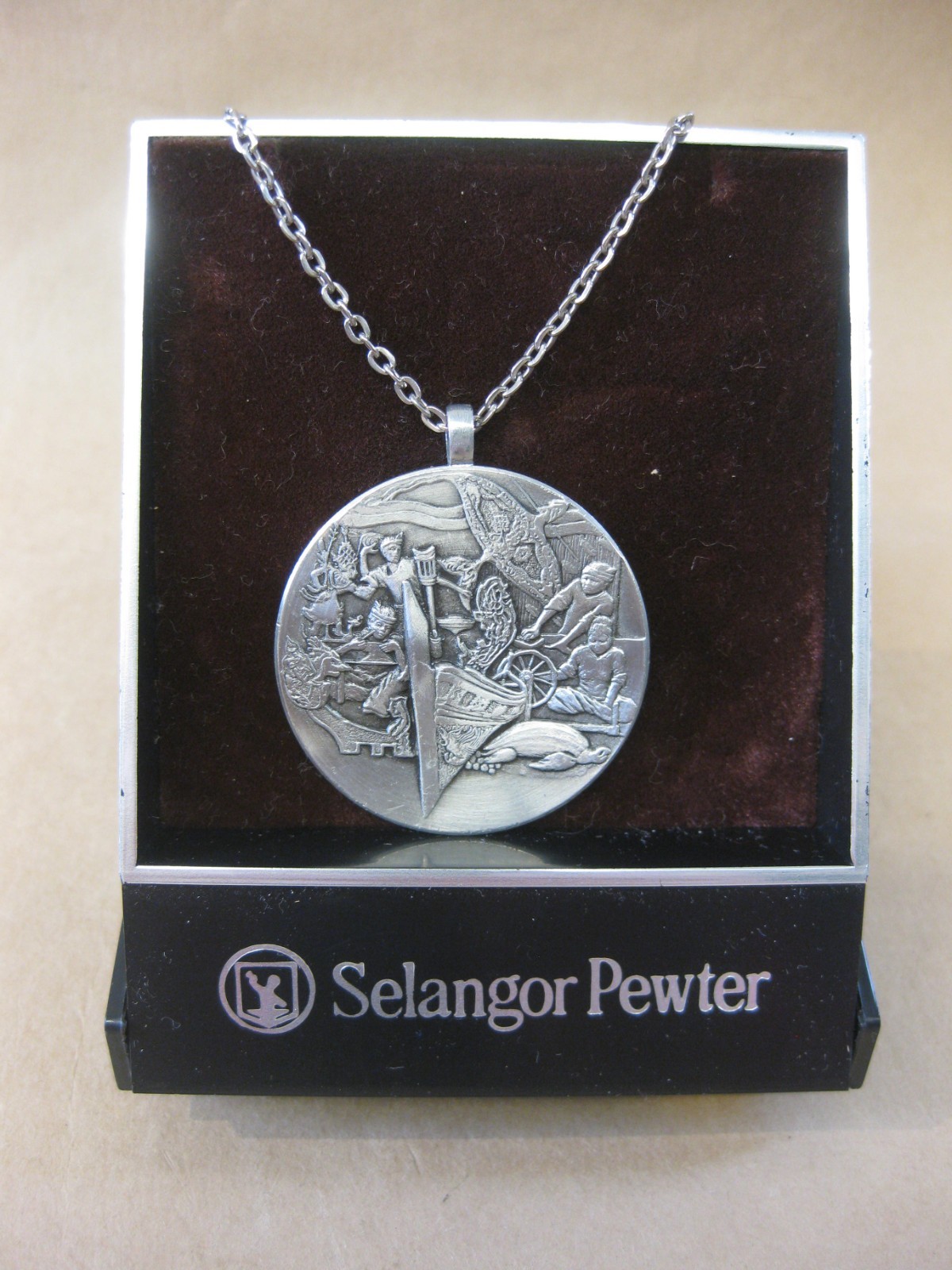 Selangor Pewter Pendant Medallion Chain Greetings From The East Coast Malaysia