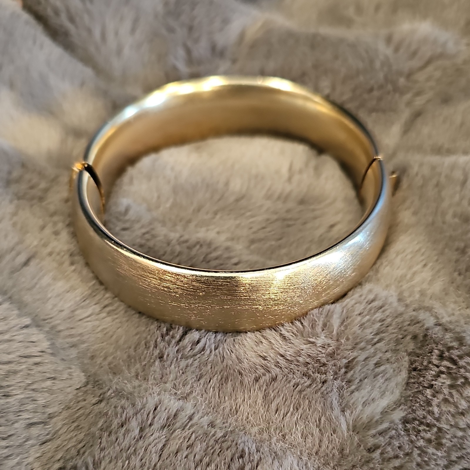Gold Metal Round Bangle Bracelet with Push Lock Closure