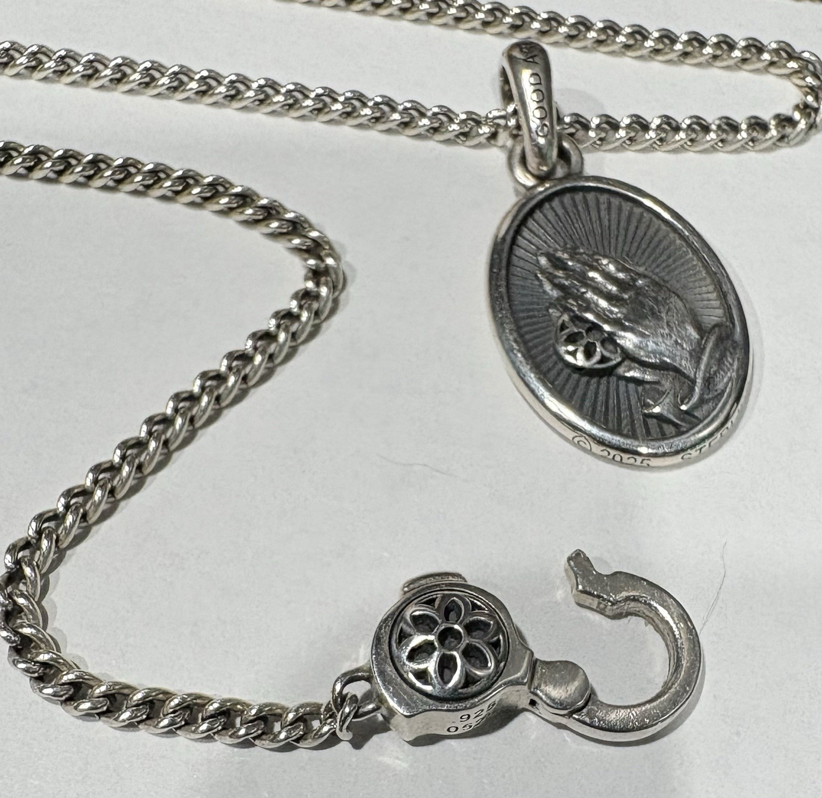 Good Art Hlywd 4A Curb Necklace 18 Inches & 3Sixteen His Hands Pendant Hollywood
