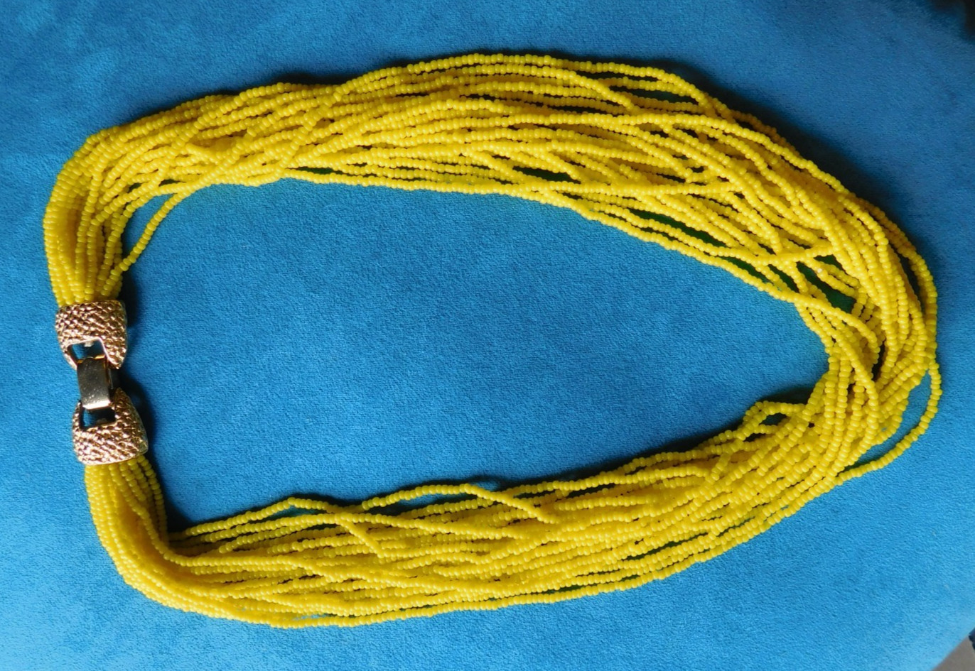 Multi-Layered Necklace : Yellow Seed Beads & Textured Gold-tone Clasp