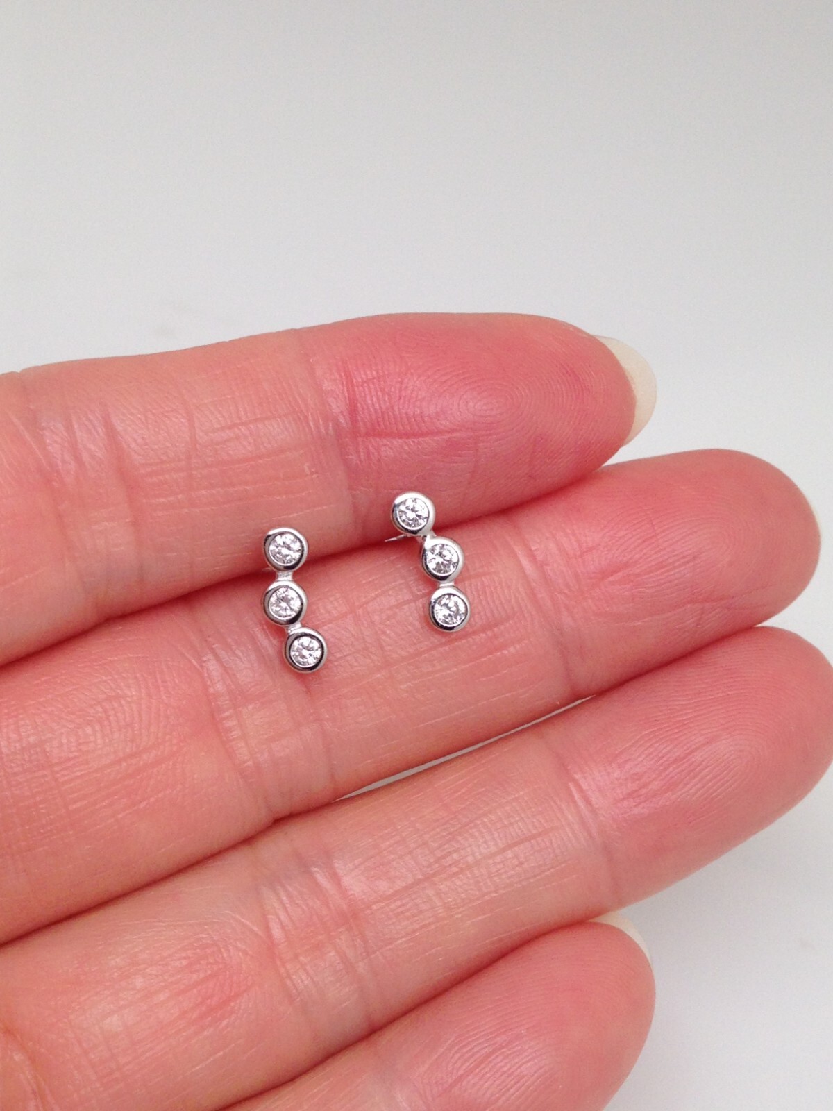 925 Sterling Silver Bezel Cz Three Stone Bar Stud Earrings Womens 9mm Tiny