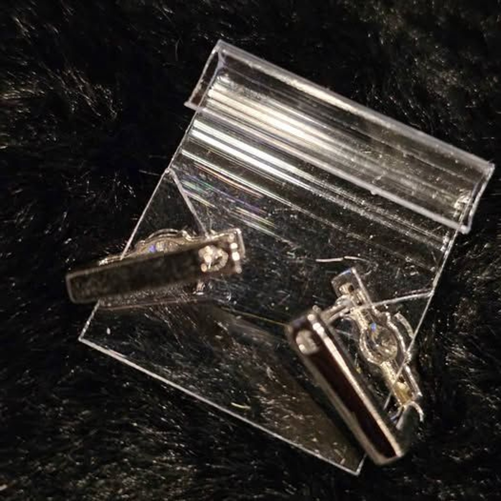 1CTW VVSD Moissanite huggie lever back earrings in 925 sterling silver